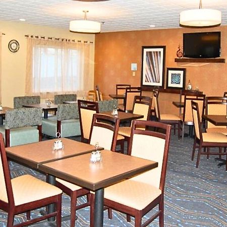 Holiday Inn Express - Ludlow - Chicopee Area By Ihg Экстерьер фото
