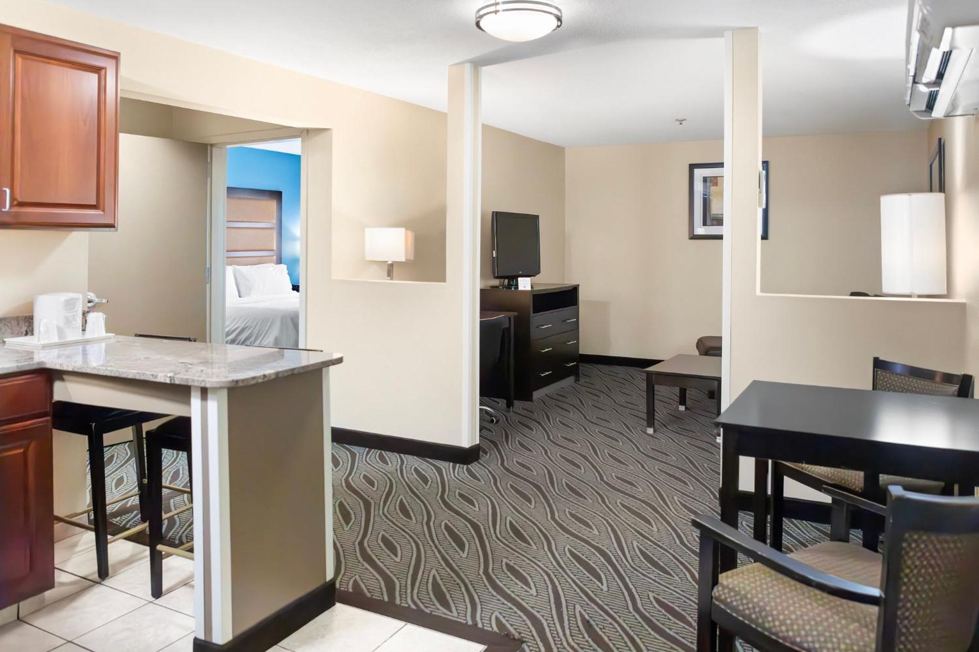 Holiday Inn Express - Ludlow - Chicopee Area By Ihg Экстерьер фото
