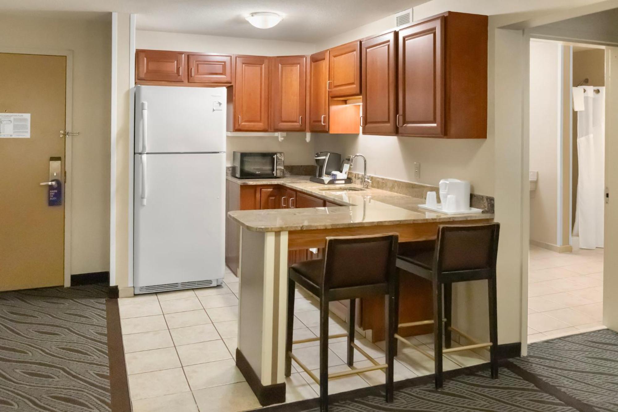Holiday Inn Express - Ludlow - Chicopee Area By Ihg Экстерьер фото
